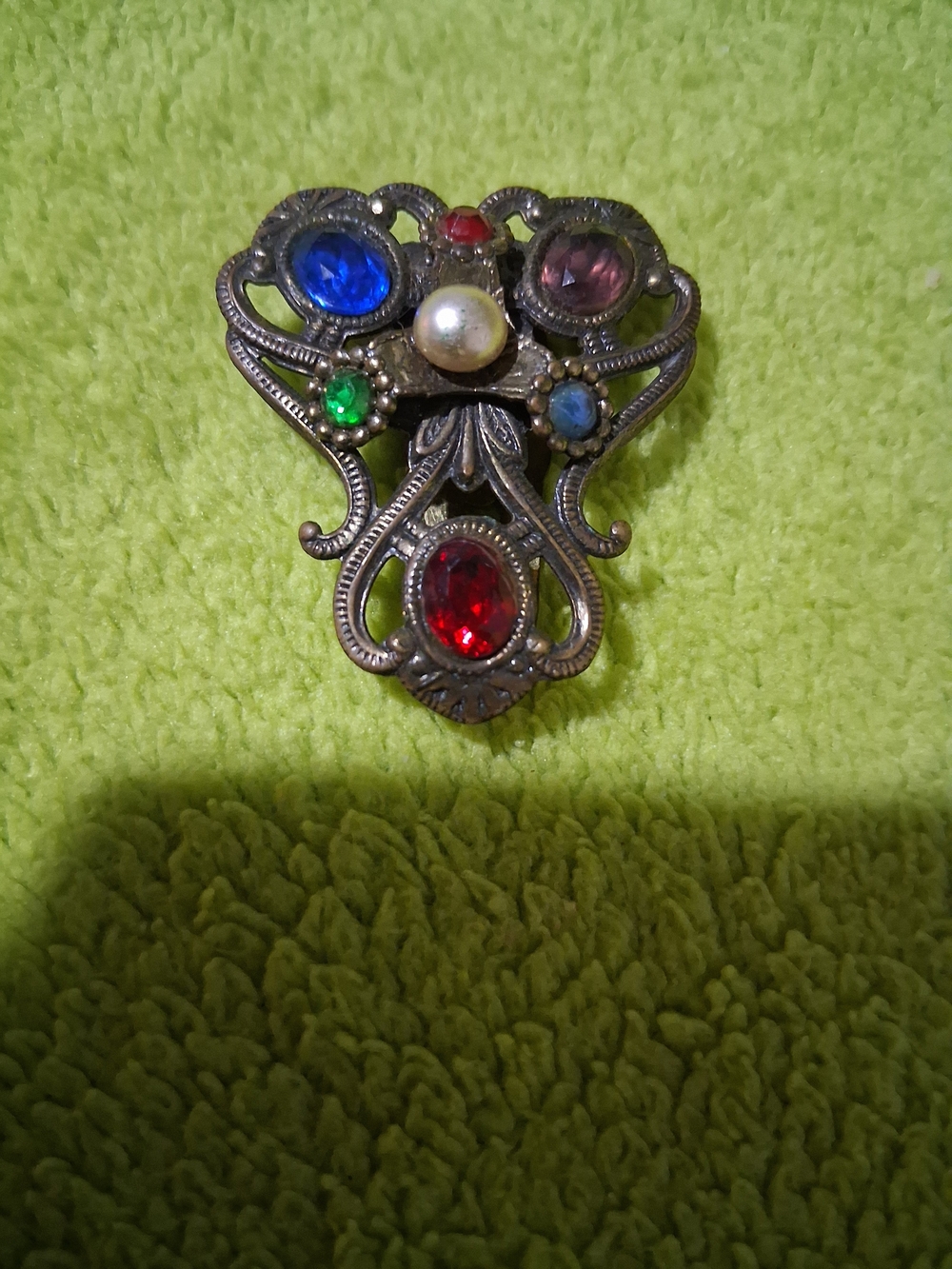 Vintage-Style Multicolor Stone Shoe Clip - Pearl Accent